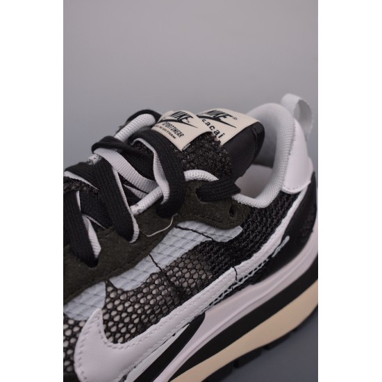 (Free Shipping)Nike Vaporwaffle sacai Black White CV1363-001