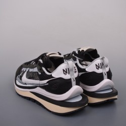 (Free Shipping)Nike Vaporwaffle sacai Black White CV1363-001