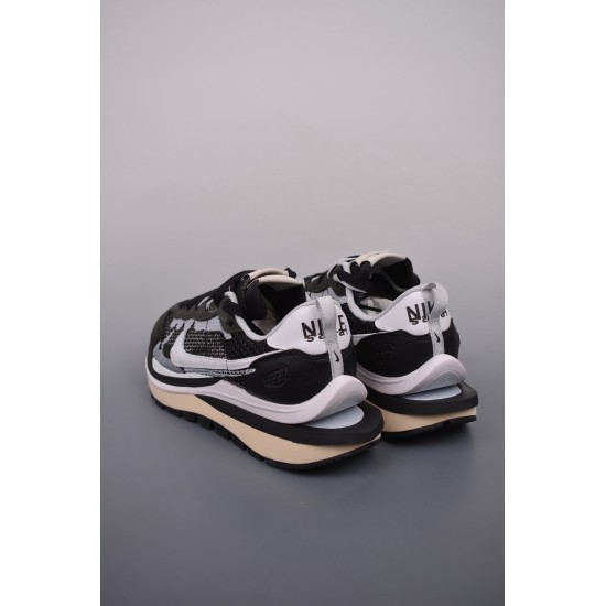 (Free Shipping)Nike Vaporwaffle sacai Black White CV1363-001