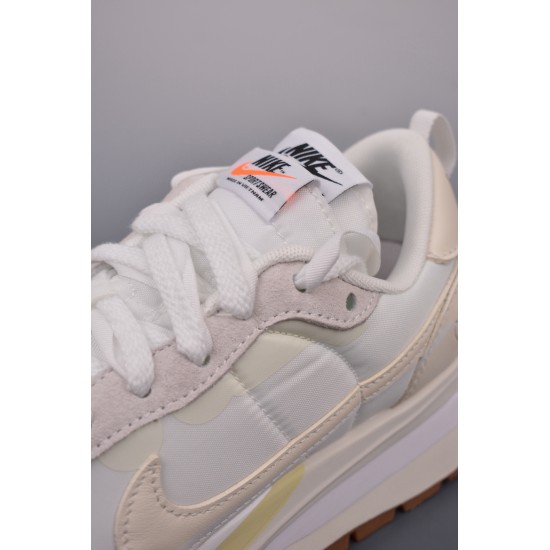 (Free Shipping)Nike Vaporwaffle Sacai Sail Gum DD1875-100