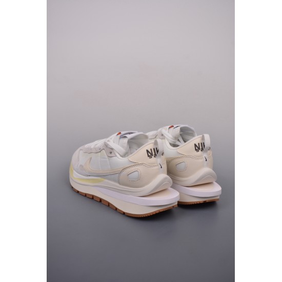 (Free Shipping)Nike Vaporwaffle Sacai Sail Gum DD1875-100