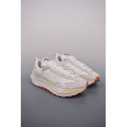 (Free Shipping)Nike Vaporwaffle Sacai Sail Gum DD1875-100