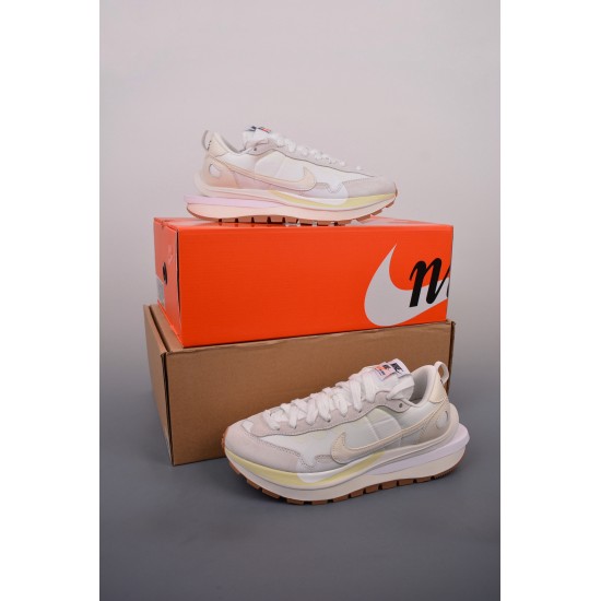 (Free Shipping)Nike Vaporwaffle Sacai Sail Gum DD1875-100