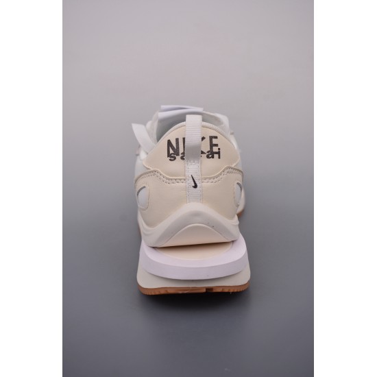 (Free Shipping)Nike Vaporwaffle Sacai Sail Gum DD1875-100