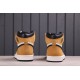 (Free Shipping)Jordan 1 Retro High Rookie of the Year 555088-700